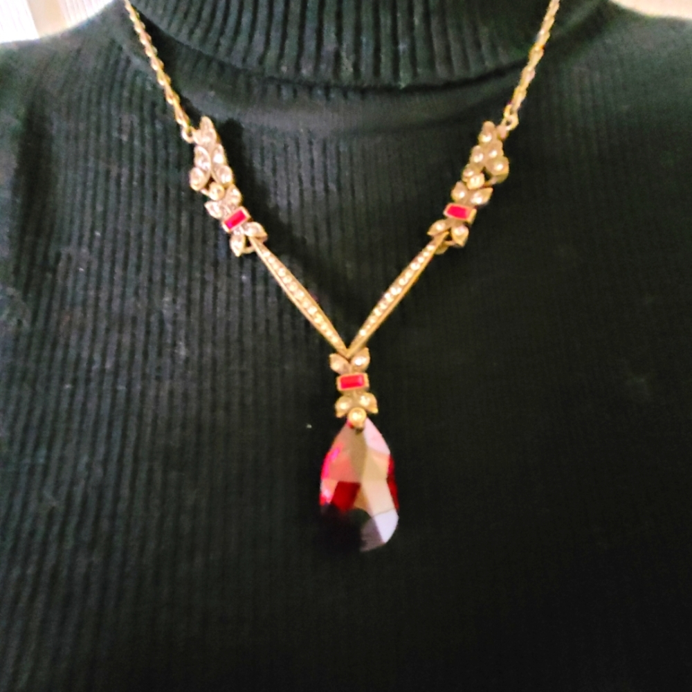 Sweet romance ruby red necklace